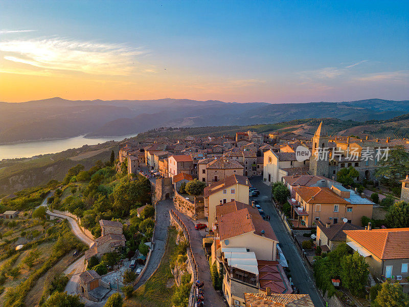 Civitella del Lago，位于翁布里亚的意大利中世纪小镇